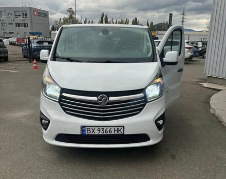 Белый Опель Виваро, объемом двигателя 1.6 л и пробегом 260 тыс. км за 16000 $, фото 1 на Automoto.ua