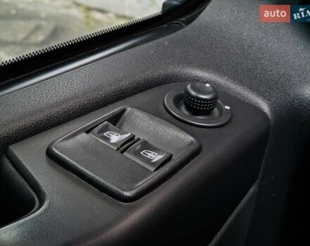Белый Опель Виваро, объемом двигателя 1.6 л и пробегом 192 тыс. км за 14990 $, фото 51 на Automoto.ua