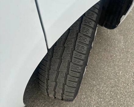 Белый Опель Виваро, объемом двигателя 1.6 л и пробегом 260 тыс. км за 16000 $, фото 10 на Automoto.ua