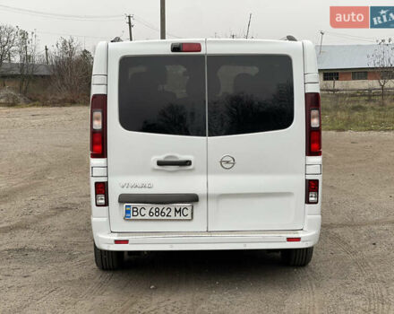 Белый Опель Виваро, объемом двигателя 1.6 л и пробегом 235 тыс. км за 14700 $, фото 4 на Automoto.ua