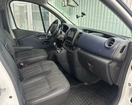 Белый Опель Виваро, объемом двигателя 1.6 л и пробегом 260 тыс. км за 16000 $, фото 18 на Automoto.ua