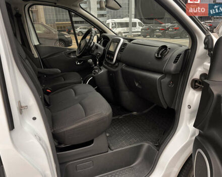 Белый Опель Виваро, объемом двигателя 1.6 л и пробегом 170 тыс. км за 16300 $, фото 8 на Automoto.ua