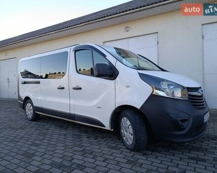 Белый Опель Виваро, объемом двигателя 1.6 л и пробегом 430 тыс. км за 11800 $, фото 8 на Automoto.ua