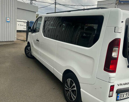 Белый Опель Виваро, объемом двигателя 1.6 л и пробегом 260 тыс. км за 16000 $, фото 4 на Automoto.ua