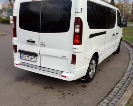 Белый Опель Виваро, объемом двигателя 1.6 л и пробегом 255 тыс. км за 16700 $, фото 6 на Automoto.ua