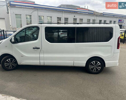 Белый Опель Виваро, объемом двигателя 1.6 л и пробегом 260 тыс. км за 16000 $, фото 7 на Automoto.ua