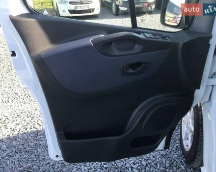 Белый Опель Виваро, объемом двигателя 1.6 л и пробегом 196 тыс. км за 14990 $, фото 12 на Automoto.ua