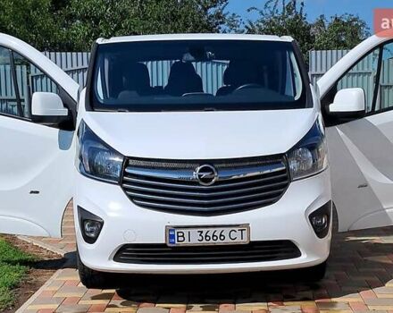 Белый Опель Виваро, объемом двигателя 1.6 л и пробегом 172 тыс. км за 15200 $, фото 2 на Automoto.ua