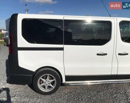 Белый Опель Виваро, объемом двигателя 1.6 л и пробегом 196 тыс. км за 14990 $, фото 3 на Automoto.ua