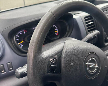 Белый Опель Виваро, объемом двигателя 1.6 л и пробегом 260 тыс. км за 16000 $, фото 11 на Automoto.ua