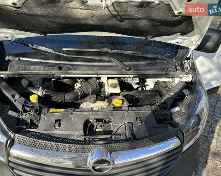 Белый Опель Виваро, объемом двигателя 1.6 л и пробегом 272 тыс. км за 12999 $, фото 43 на Automoto.ua