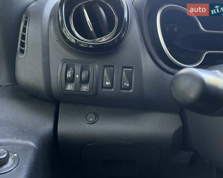 Белый Опель Виваро, объемом двигателя 1.6 л и пробегом 264 тыс. км за 14400 $, фото 18 на Automoto.ua