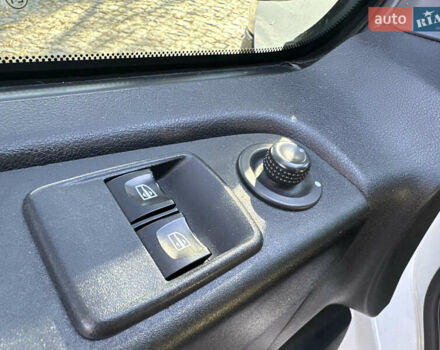 Белый Опель Виваро, объемом двигателя 1.6 л и пробегом 272 тыс. км за 12999 $, фото 36 на Automoto.ua