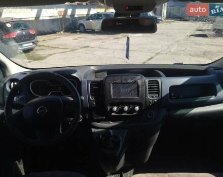 Белый Опель Виваро, объемом двигателя 1.6 л и пробегом 290 тыс. км за 13000 $, фото 5 на Automoto.ua