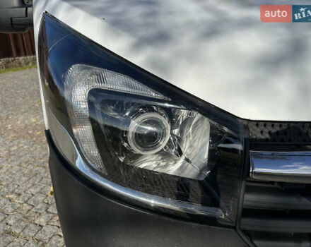 Белый Опель Виваро, объемом двигателя 1.6 л и пробегом 272 тыс. км за 12999 $, фото 7 на Automoto.ua