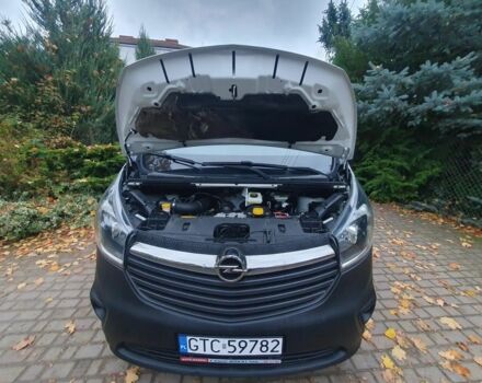 Белый Опель Виваро, объемом двигателя 1.6 л и пробегом 167 тыс. км за 12000 $, фото 5 на Automoto.ua