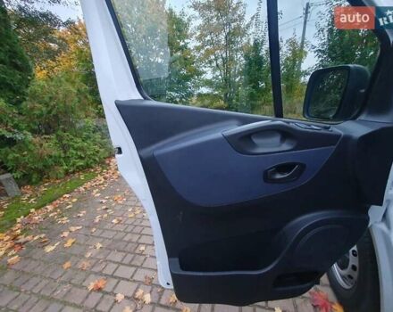 Белый Опель Виваро, объемом двигателя 1.6 л и пробегом 167 тыс. км за 13000 $, фото 1 на Automoto.ua