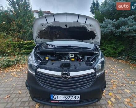 Белый Опель Виваро, объемом двигателя 1.6 л и пробегом 167 тыс. км за 13000 $, фото 12 на Automoto.ua