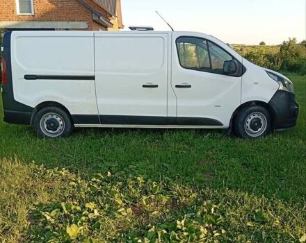 Белый Опель Виваро, объемом двигателя 1.6 л и пробегом 253 тыс. км за 10000 $, фото 8 на Automoto.ua