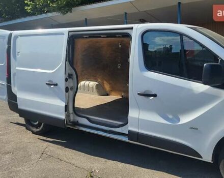 Белый Опель Виваро, объемом двигателя 1.6 л и пробегом 275 тыс. км за 12500 $, фото 11 на Automoto.ua