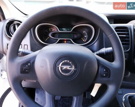 Белый Опель Виваро, объемом двигателя 1.6 л и пробегом 117 тыс. км за 16700 $, фото 3 на Automoto.ua
