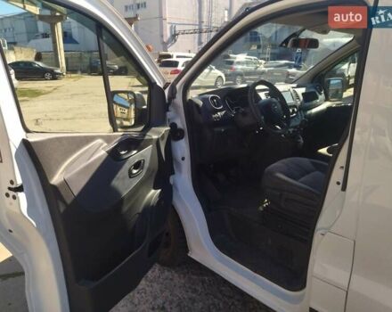 Белый Опель Виваро, объемом двигателя 1.6 л и пробегом 290 тыс. км за 13000 $, фото 1 на Automoto.ua