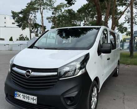 Белый Опель Виваро, объемом двигателя 1.6 л и пробегом 280 тыс. км за 13900 $, фото 4 на Automoto.ua