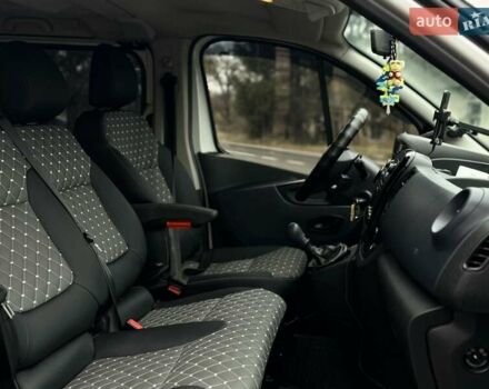 Белый Опель Виваро, объемом двигателя 1.6 л и пробегом 280 тыс. км за 15700 $, фото 5 на Automoto.ua
