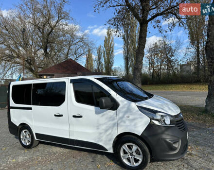 Белый Опель Виваро, объемом двигателя 1.6 л и пробегом 272 тыс. км за 12999 $, фото 8 на Automoto.ua