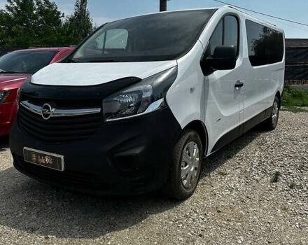 Белый Опель Виваро, объемом двигателя 1.6 л и пробегом 348 тыс. км за 15899 $, фото 1 на Automoto.ua