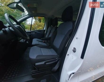 Белый Опель Виваро, объемом двигателя 1.6 л и пробегом 167 тыс. км за 13000 $, фото 2 на Automoto.ua