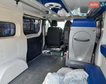 Белый Опель Виваро, объемом двигателя 1.6 л и пробегом 230 тыс. км за 16000 $, фото 5 на Automoto.ua