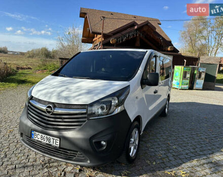 Белый Опель Виваро, объемом двигателя 1.6 л и пробегом 272 тыс. км за 12999 $, фото 5 на Automoto.ua