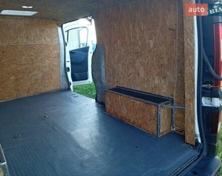 Белый Опель Виваро, объемом двигателя 1.6 л и пробегом 253 тыс. км за 10000 $, фото 15 на Automoto.ua