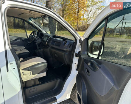 Белый Опель Виваро, объемом двигателя 1.6 л и пробегом 272 тыс. км за 12999 $, фото 13 на Automoto.ua