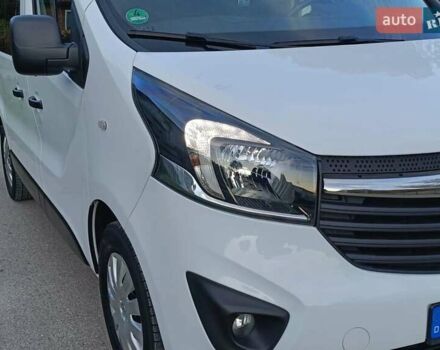 Белый Опель Виваро, объемом двигателя 1.6 л и пробегом 136 тыс. км за 12500 $, фото 2 на Automoto.ua