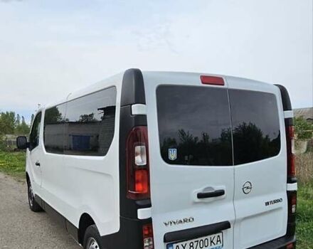 Белый Опель Виваро, объемом двигателя 1.6 л и пробегом 235 тыс. км за 14000 $, фото 2 на Automoto.ua