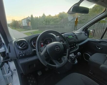 Белый Опель Виваро, объемом двигателя 1.6 л и пробегом 136 тыс. км за 11000 $, фото 11 на Automoto.ua