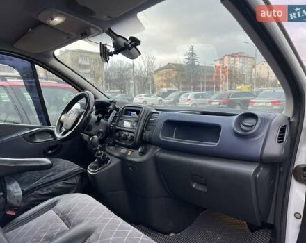 Белый Опель Виваро, объемом двигателя 1.6 л и пробегом 300 тыс. км за 16500 $, фото 6 на Automoto.ua