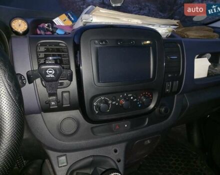 Белый Опель Виваро, объемом двигателя 1.6 л и пробегом 233 тыс. км за 15199 $, фото 5 на Automoto.ua