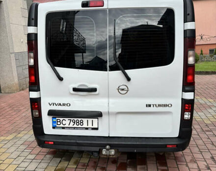 Белый Опель Виваро, объемом двигателя 1.6 л и пробегом 250 тыс. км за 15300 $, фото 4 на Automoto.ua