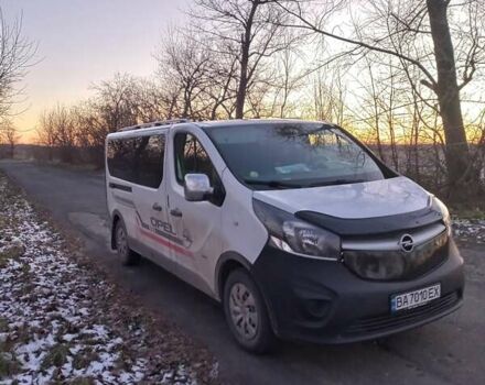 Белый Опель Виваро, объемом двигателя 1.6 л и пробегом 233 тыс. км за 15199 $, фото 2 на Automoto.ua