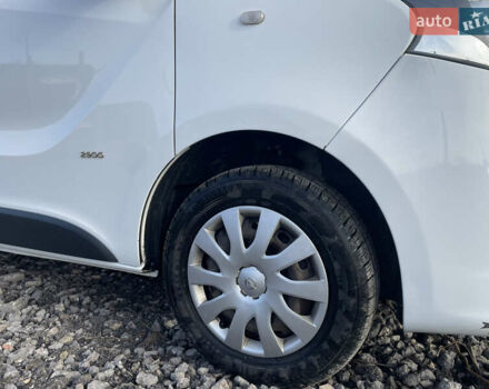 Белый Опель Виваро, объемом двигателя 1.6 л и пробегом 266 тыс. км за 12999 $, фото 19 на Automoto.ua