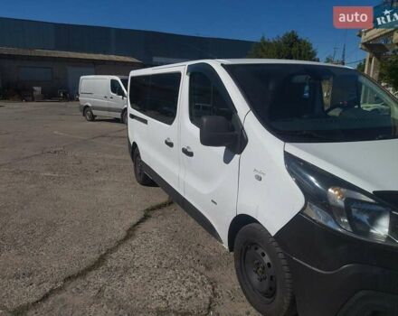 Белый Опель Виваро, объемом двигателя 1.6 л и пробегом 290 тыс. км за 13000 $, фото 2 на Automoto.ua