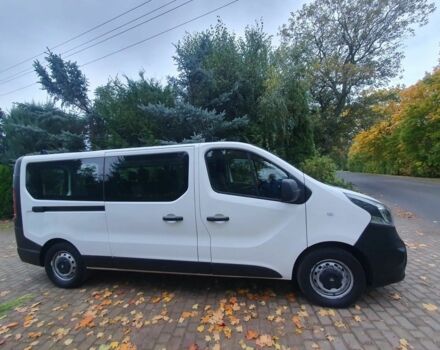 Белый Опель Виваро, объемом двигателя 1.6 л и пробегом 167 тыс. км за 12000 $, фото 2 на Automoto.ua