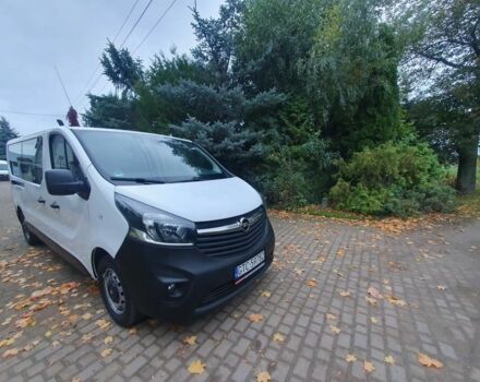 Белый Опель Виваро, объемом двигателя 1.6 л и пробегом 167 тыс. км за 12000 $, фото 1 на Automoto.ua