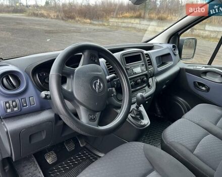 Білий Опель Віваро, об'ємом двигуна 1.6 л та пробігом 211 тис. км за 15800 $, фото 3 на Automoto.ua