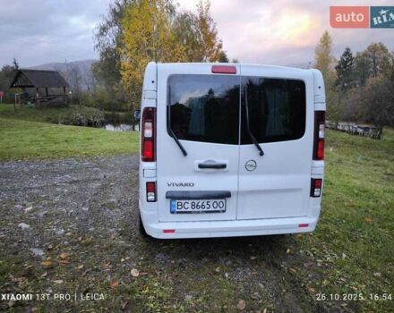 Белый Опель Виваро, объемом двигателя 1.6 л и пробегом 254 тыс. км за 16999 $, фото 1 на Automoto.ua