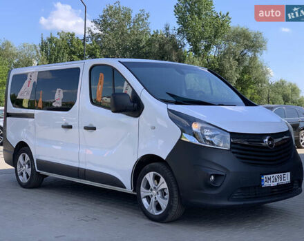 Белый Опель Виваро, объемом двигателя 1.6 л и пробегом 183 тыс. км за 14555 $, фото 4 на Automoto.ua