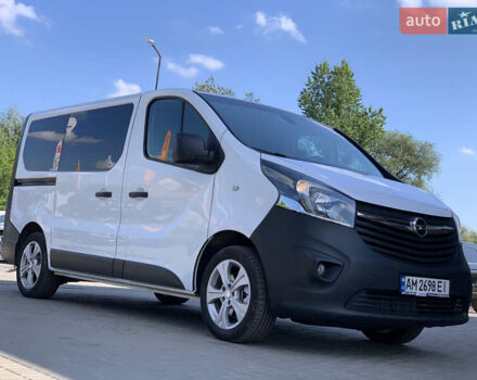 Белый Опель Виваро, объемом двигателя 1.6 л и пробегом 183 тыс. км за 14555 $, фото 5 на Automoto.ua